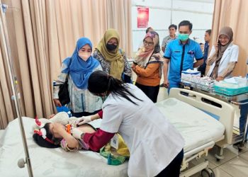Penjabat Gubernur Sumatera Utara Agus Fatoni bentuk tim khusus menangani kasus anak korban kekerasan di Nias Selatan, Sumut. Tim khusus yang terdiri dari dinas dan instansi terkait ini bertugas mengidentifikasi, menginvestigasi dan menangani kasus kekerasan pada anak tersebut. Foto/Diskominfo Sumut