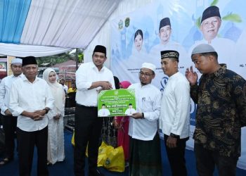 Gubernur Sumatera Utara (Sumut) Bobby Nasution didampingi Wakil Gubernur Sumut Surya B.Sc melakukan safari ramadan di Masjid Al Ikhlas, Desa Damuli Kebun, Kecamatan Kualuh Selatan, Kabupaten Labuhanbatu Utara, Jumat (21/3/2025). Foto/Diskominfo Sumut