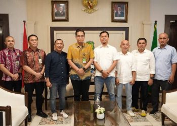 Wali Kota Medan Rico Tri Putra Bayu Waas menerima audiensi dari pengurus Persatuan Wartawan Unit Pemko Medan di Balai Kota, Kamis (20/3/2025).