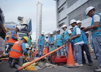Pengecekan peralatan oleh Manajemen PLN UID Sumatera Utara.