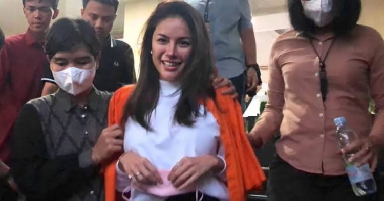 Nikita Mirzani/Nyata