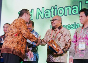Teh Butong produksi PTPN IV PalmCo menyapu bersih 6 penghargaan di National Tea Competition 2025 yang diselenggarakan oleh Asosiasi Teh Indonesia dan diterima langsung oleh Regioan Head Regional II Budi Susanto. Direktur Utama PalmCo Jatmiko Santosa menyatakan penghargaan ini menjadi tambahan semangat setelah komoditas teh di Sumatera Utara itu mampu menjalankan program Turn Around yang ditetapkan sehingga membukukan laba perdana setelah hampir 3 dasawarsa.