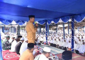 Bupati Madina H Saipullah Nasution di acara sejuta sholawat.