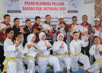 Wakil Bupati Batubara, Syafrizal, SE, M.AP, diabadikan usai membuka Pekan Olahraga Pelajar Daerah (POPDA) Kabupaten Batubara tahun 2025, Selasa (16/9/2025).
