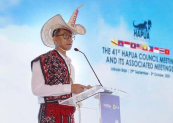 Direktur Utama PLN, Darmawan Prasodjo menyampaikan bahwa Indonesia memiliki potensi energi baru terbarukan (EBT) yang sangat besar, namun dalam pengembangannya menghadapi tantangan mismatch antara lokasi pusat EBT dengan pusat permintaan listrik.