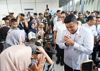 Gubernur Sumatera Utara (Sumut) Muhammad Bobby Nasution bersama Forkopimda Sumut melakukan Peninjauan Arus Mudik Natal Tahun 2025 dan Tahun Baru 2026 di Stasiun Kereta Api Jalan Stasiun Kereta Api Medan, Rabu (24/12/2025). Foto/Diskominfo Sumut 