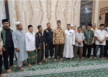 Forum Badan Kemakmuran Mesjid (BKM), Ormas Islam dan Pengurus BKM di Kecamatan Medan Kota, Medan Amplas dan Medan Denai memberi peringatan kepada Wali Kota Medan, Rico Tri Putra Bayu Waas untuk segera menutup dan melarang penjualan daging babi di sekitaran Jalan M Nawi Harahap, Bahagia By Pass dan Jalan Turi.