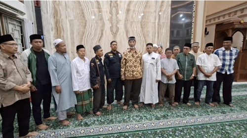 Forum Badan Kemakmuran Mesjid (BKM), Ormas Islam dan Pengurus BKM di Kecamatan Medan Kota, Medan Amplas dan Medan Denai memberi peringatan kepada Wali Kota Medan, Rico Tri Putra Bayu Waas untuk segera menutup dan melarang penjualan daging babi di sekitaran Jalan M Nawi Harahap, Bahagia By Pass dan Jalan Turi.